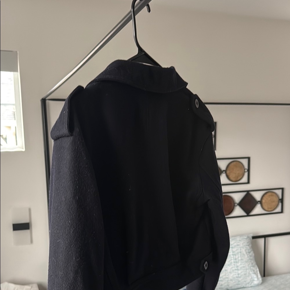 Chic Black Cropped Jacket - image 4